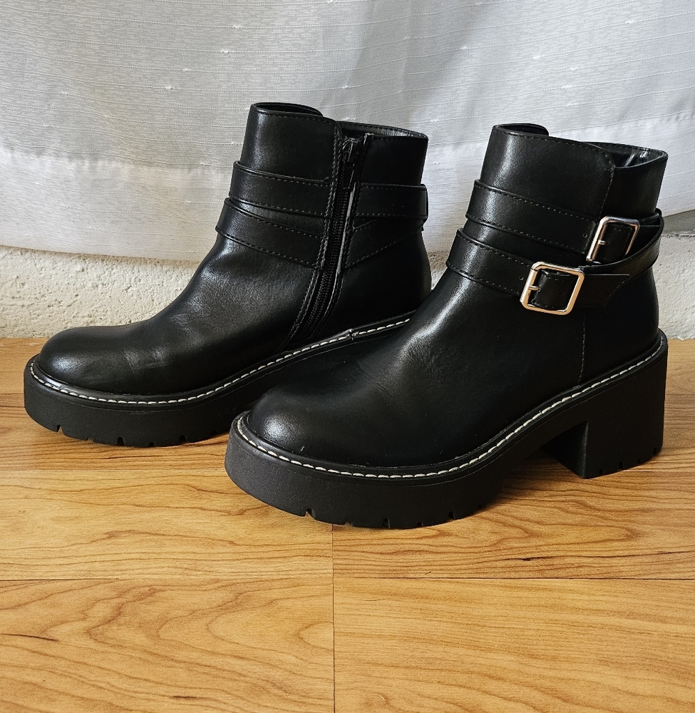 Madden Girl  Black Ankle Boots - Picture 3 of 8